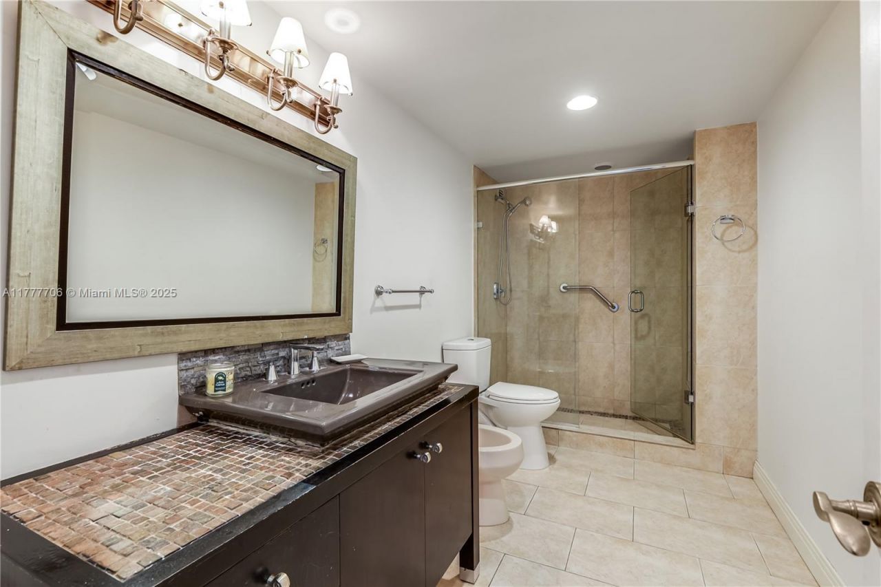 11111 Biscayne Blvd, Unit 16G, Miami, FL 33181 Photo