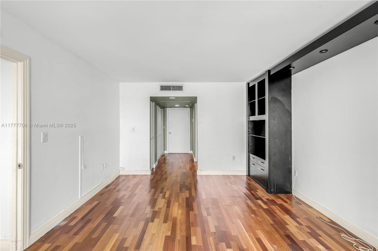 11111 Biscayne Blvd, Unit 16G, Miami, FL 33181 Photo