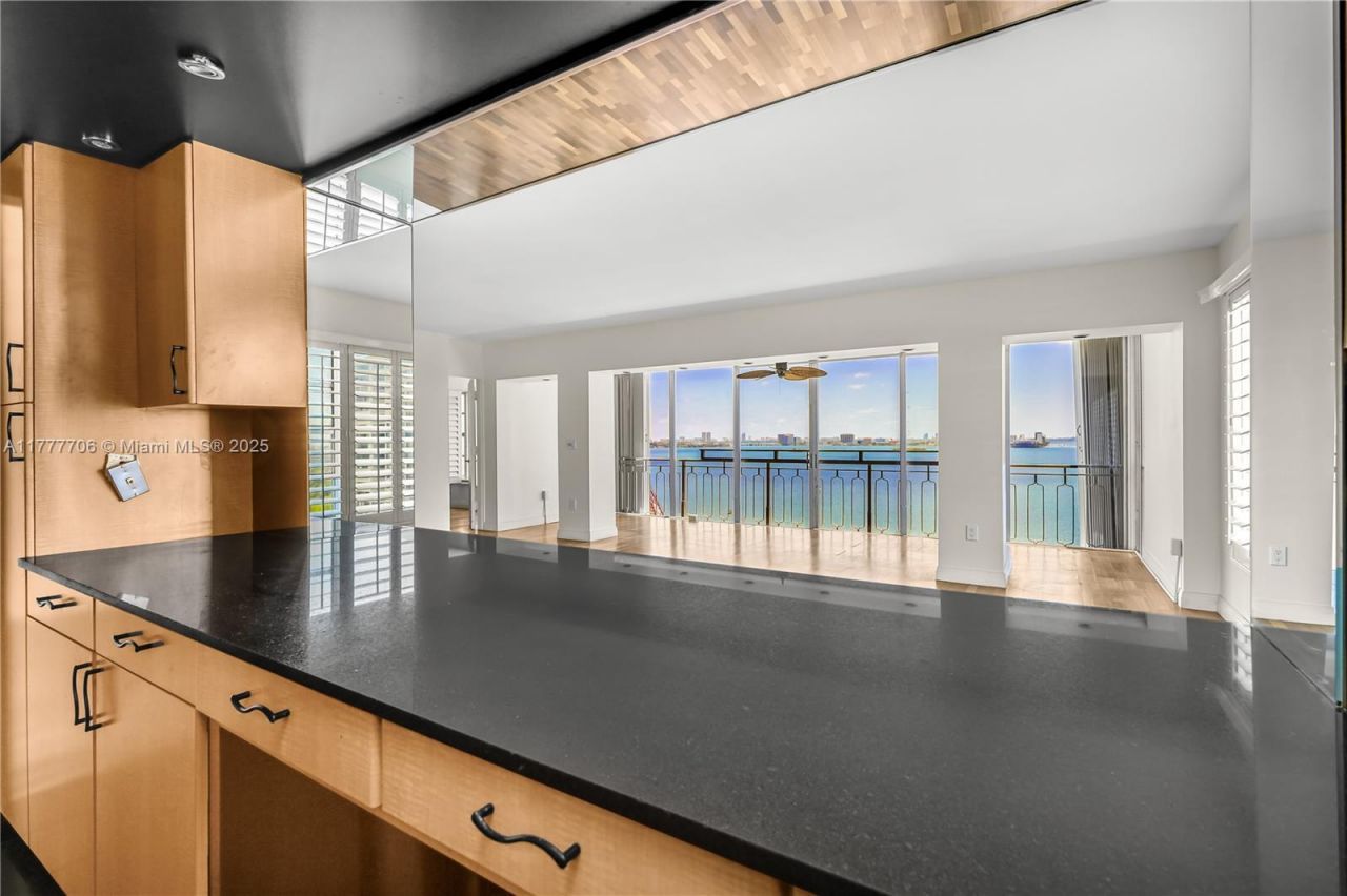 11111 Biscayne Blvd, Unit 16G, Miami, FL 33181 Photo