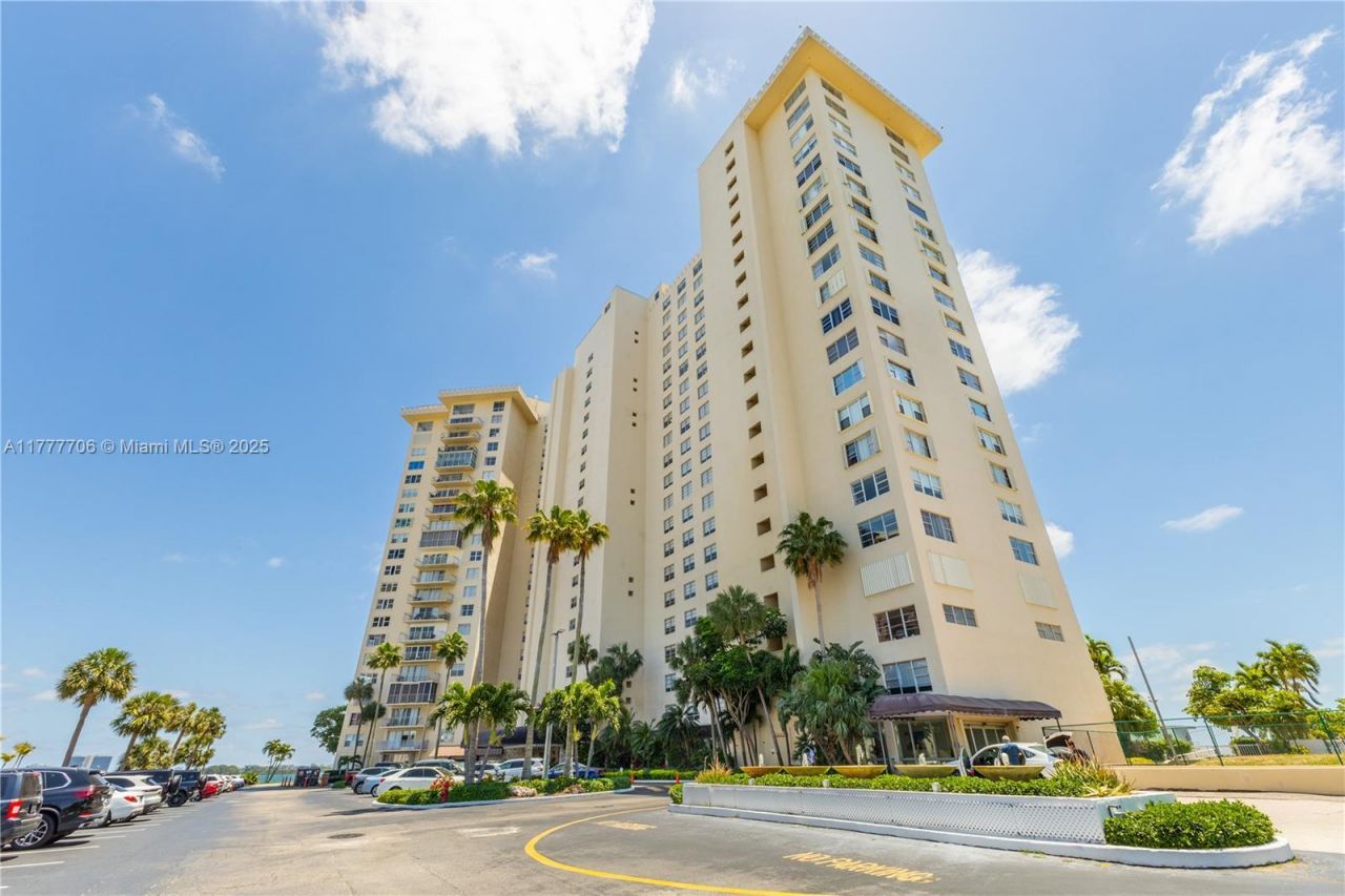 11111 Biscayne Blvd, Unit 16G, Miami, FL 33181 Photo