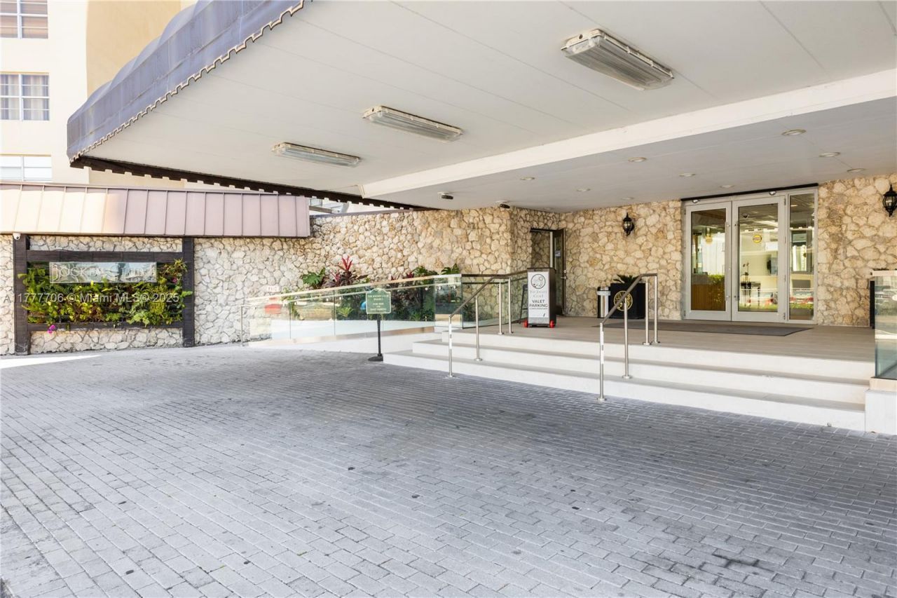 11111 Biscayne Blvd, Unit 16G, Miami, FL 33181 Photo