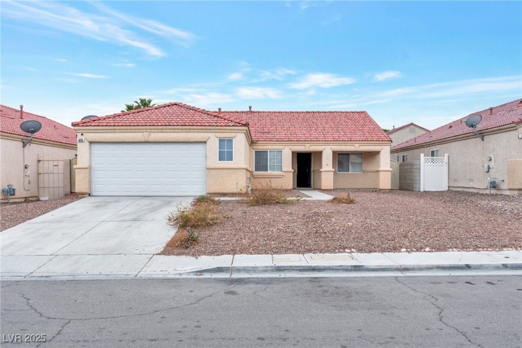 635 Dry Valley Avenue, North Las Vegas, NV 89031 Main Photo