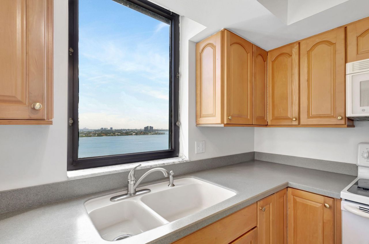 5380 N Ocean Drive, Unit 15 A, Singer Island, FL 33404 Photo