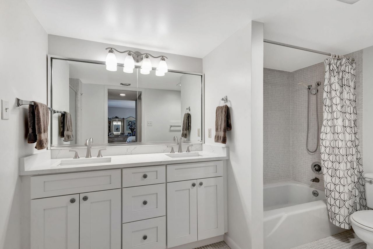 5380 N Ocean Drive, Unit 15 A, Singer Island, FL 33404 Photo