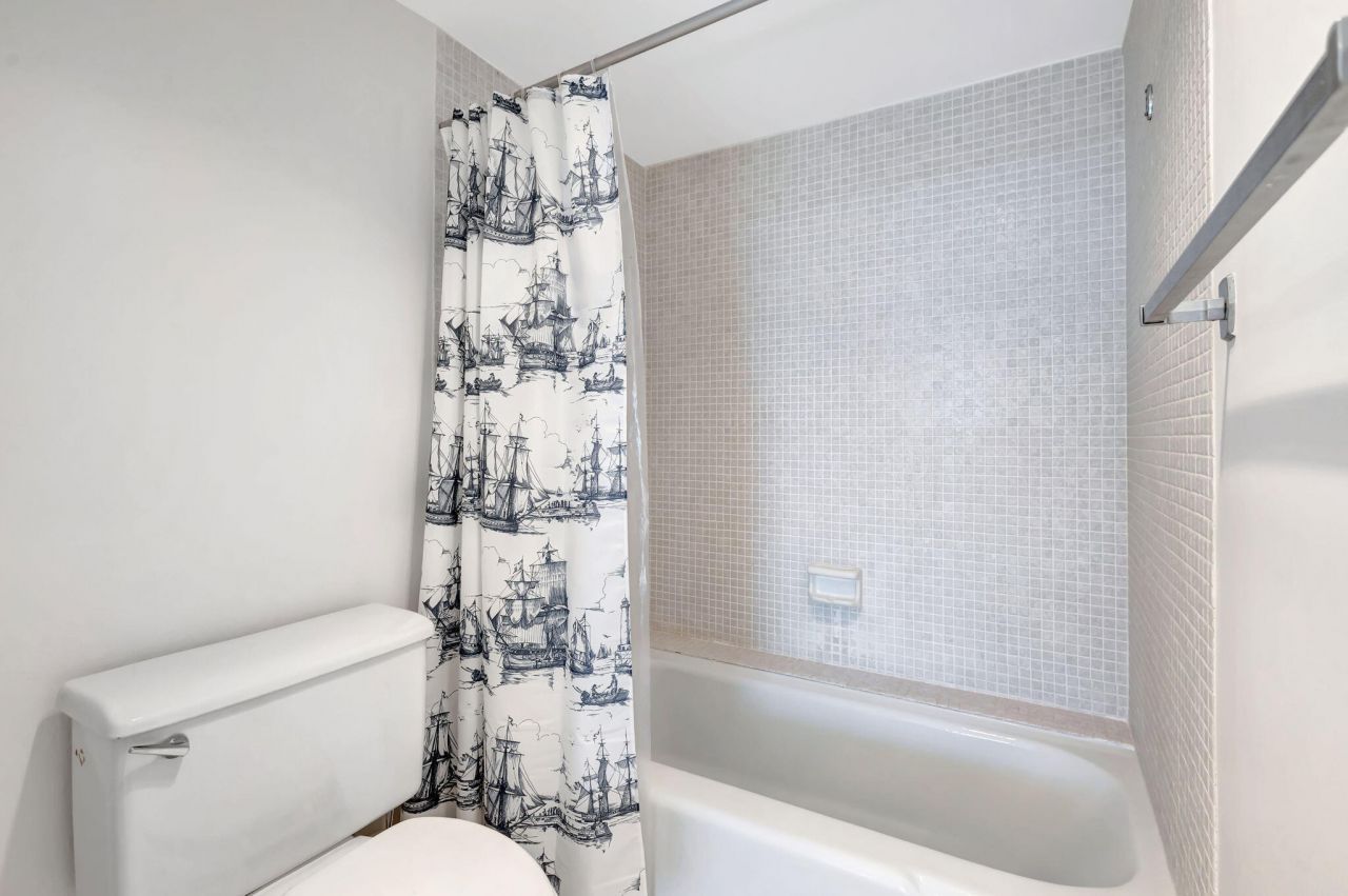 5380 N Ocean Drive, Unit 15 A, Singer Island, FL 33404 Photo