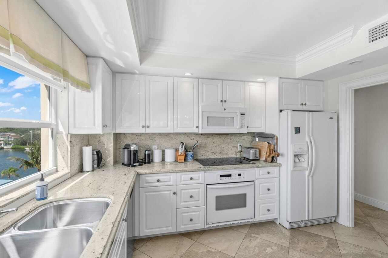 400 Seasage Drive, Unit 506, Delray Beach, FL 33483 Photo