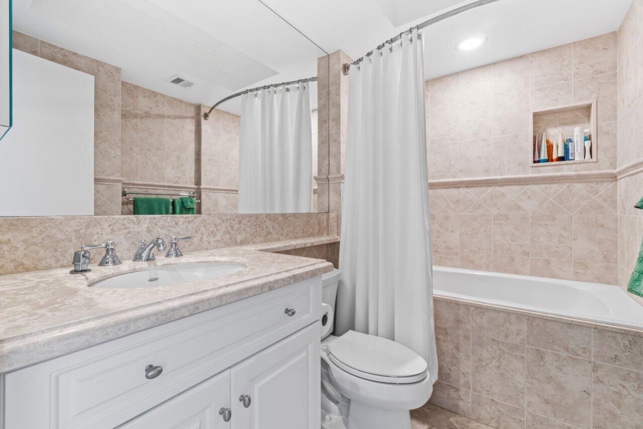 400 Seasage Drive, Unit 506, Delray Beach, FL 33483 Photo