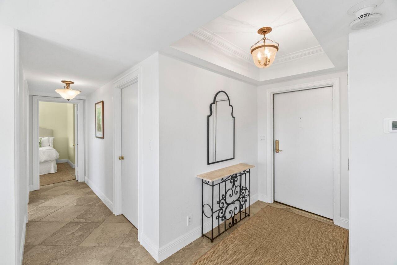 400 Seasage Drive, Unit 506, Delray Beach, FL 33483 Photo