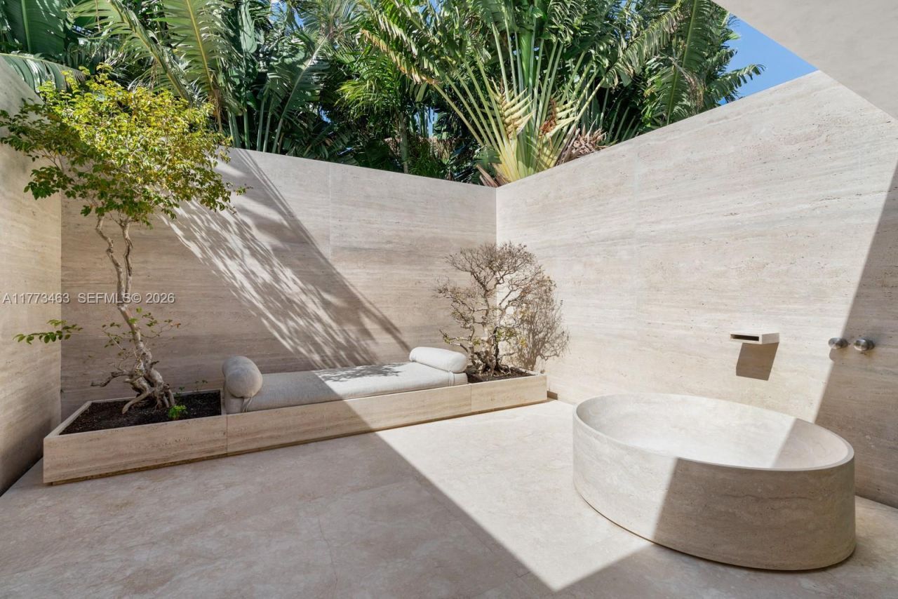 1500 W 23rd St, Miami Beach, FL 33140 Photo