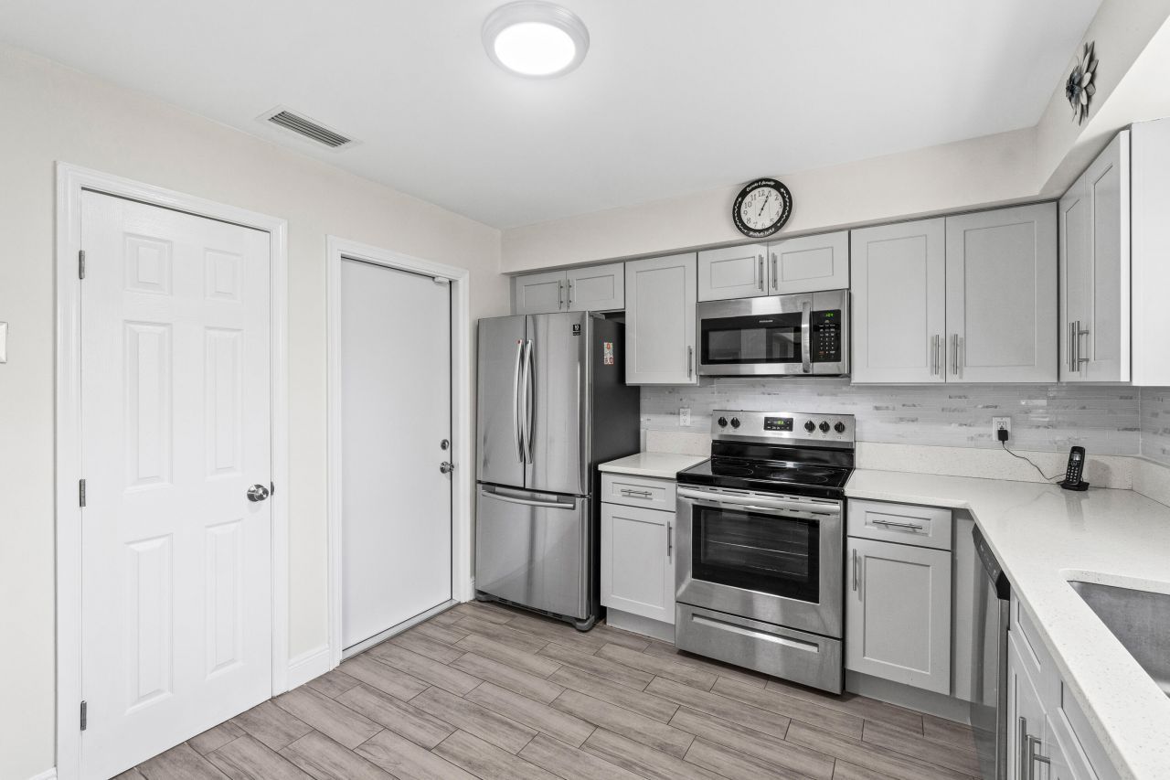 9975 Ligustrum Tree Way, Unit B, Boynton Beach, FL 33436 Photo