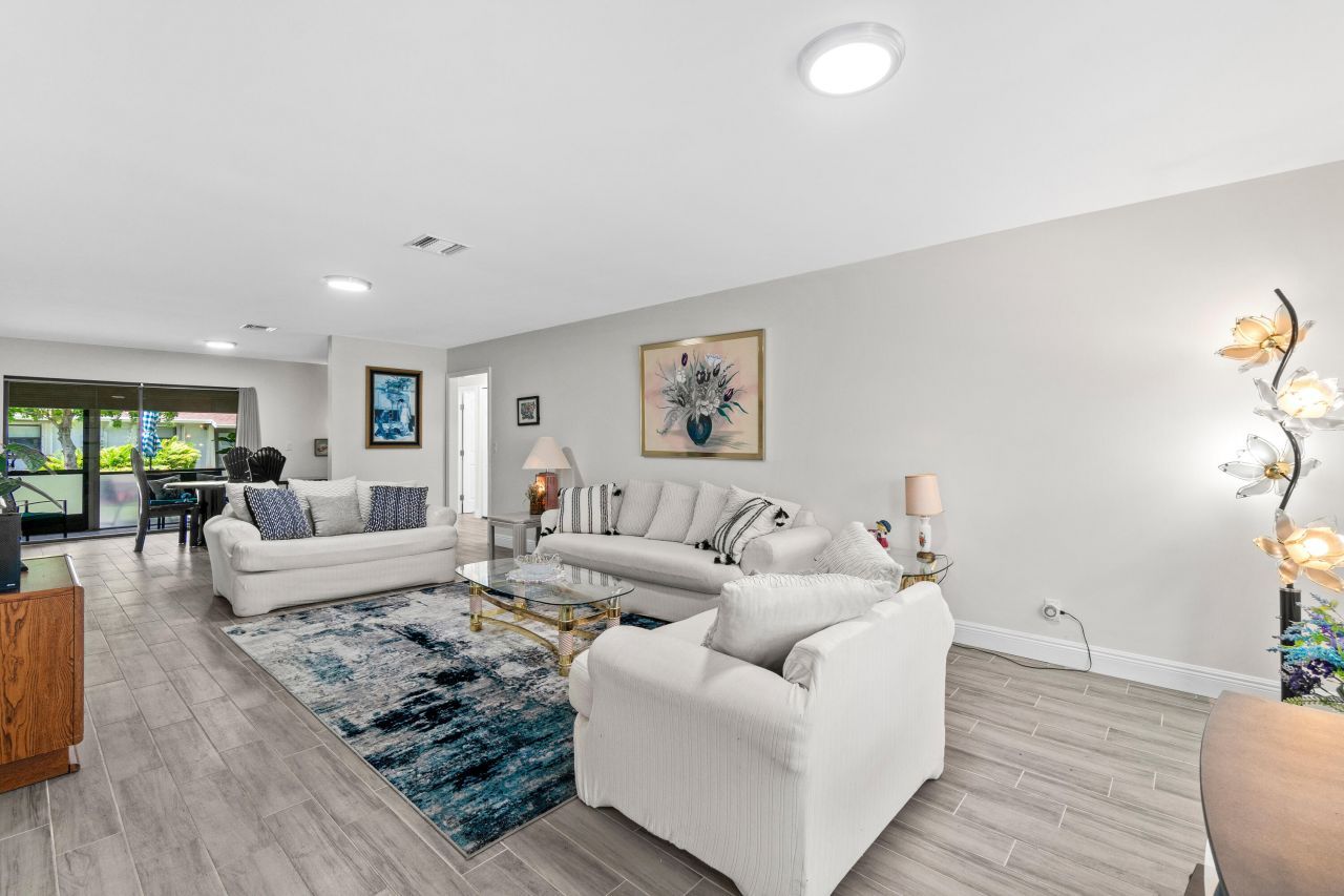 9975 Ligustrum Tree Way, Unit B, Boynton Beach, FL 33436 Photo