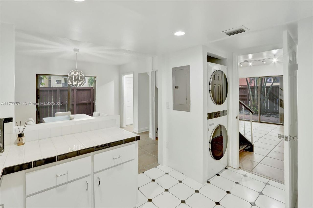 6619 SW 116th Pl, Unit G7, Miami, FL 33173 Photo