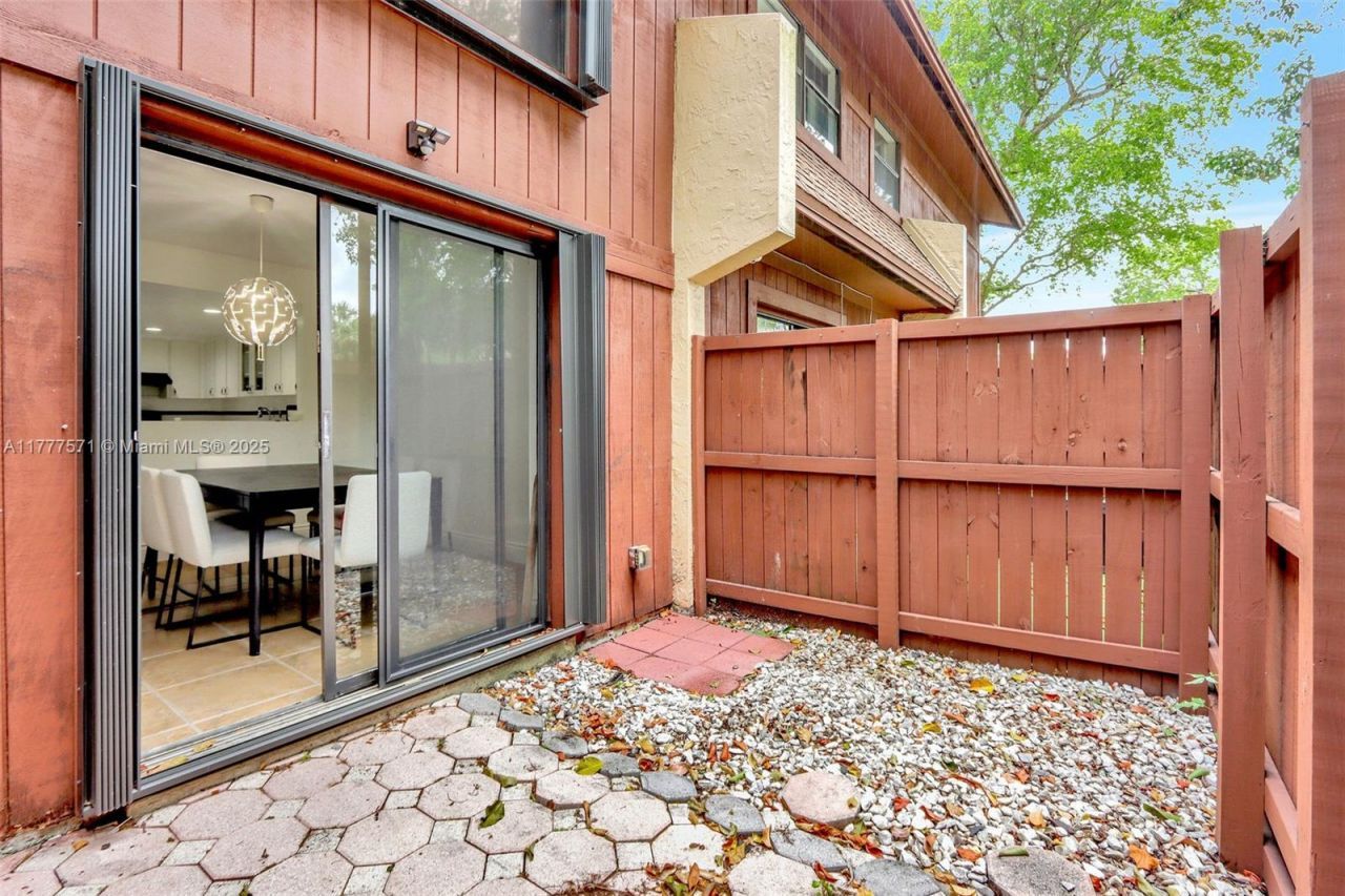 6619 SW 116th Pl, Unit G7, Miami, FL 33173 Photo