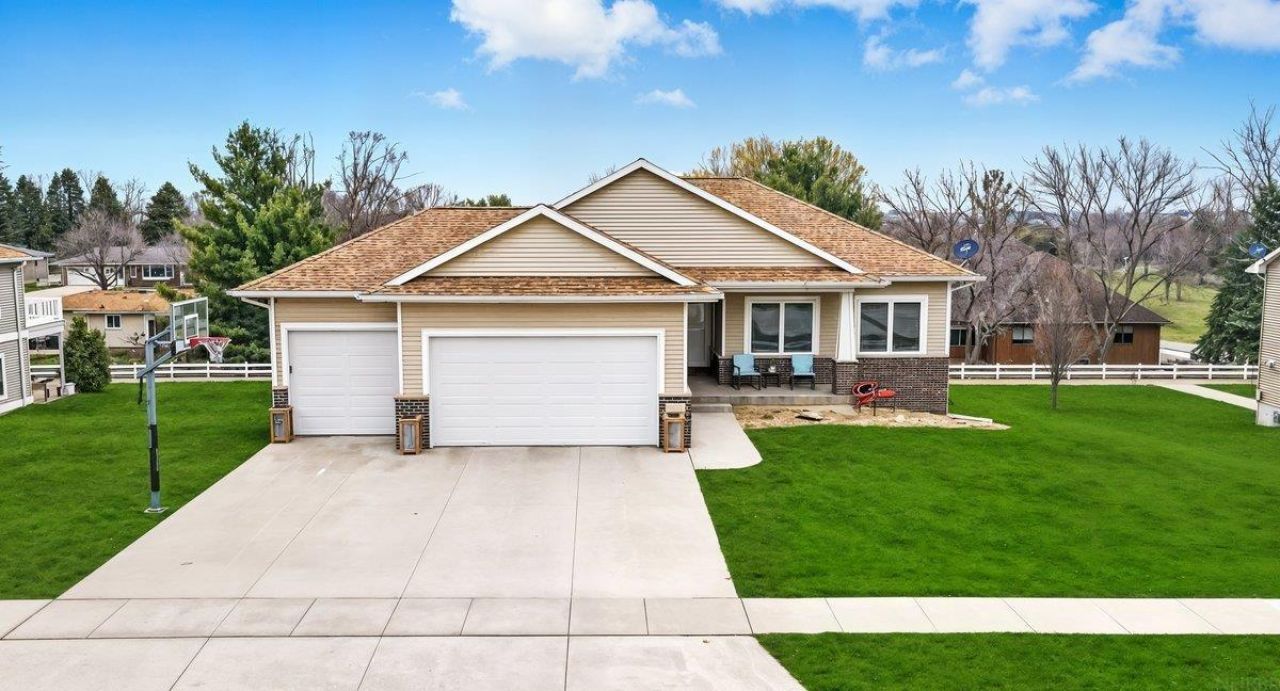 750 E Fayette Street, Denver, IA 50622 Main Photo