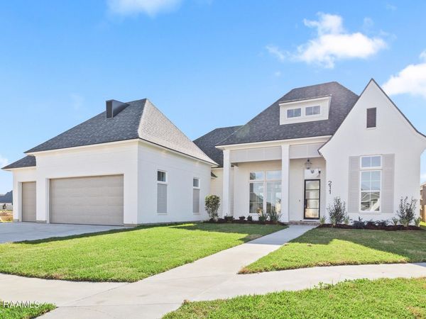 211 Sabal Grove Lane, Youngsville, LA 70592