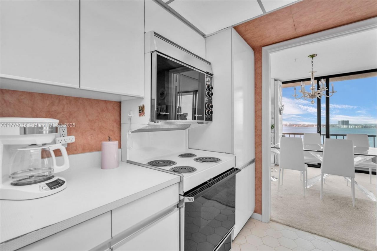 5510 N Ocean Dr, Unit 19B, Singer Island, FL 33404 Photo