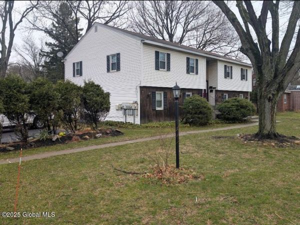 539 Kenwood Avenue, Unit A, Delmar, NY 12054