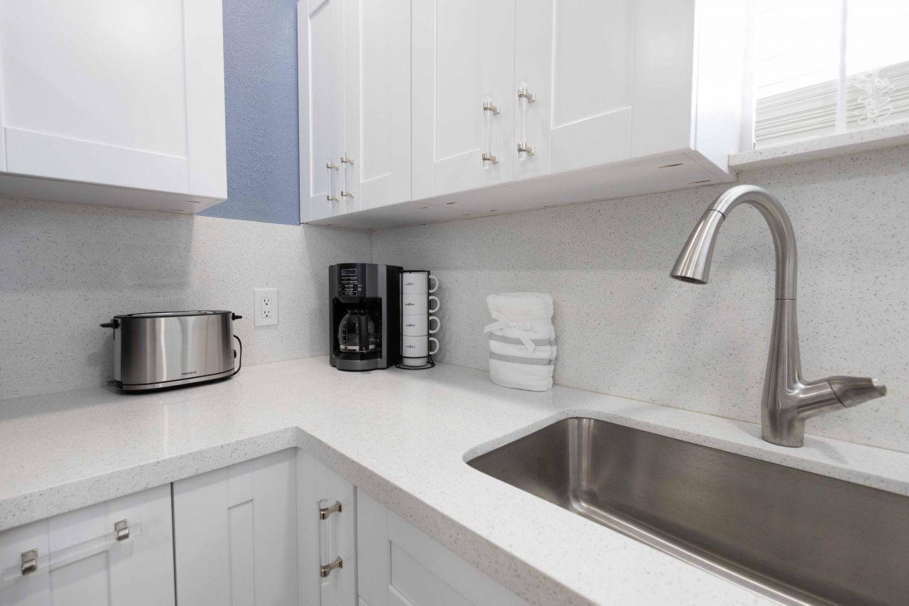 420 Avenida Alegre, Unit 4, West Palm Beach, FL 33405 Photo