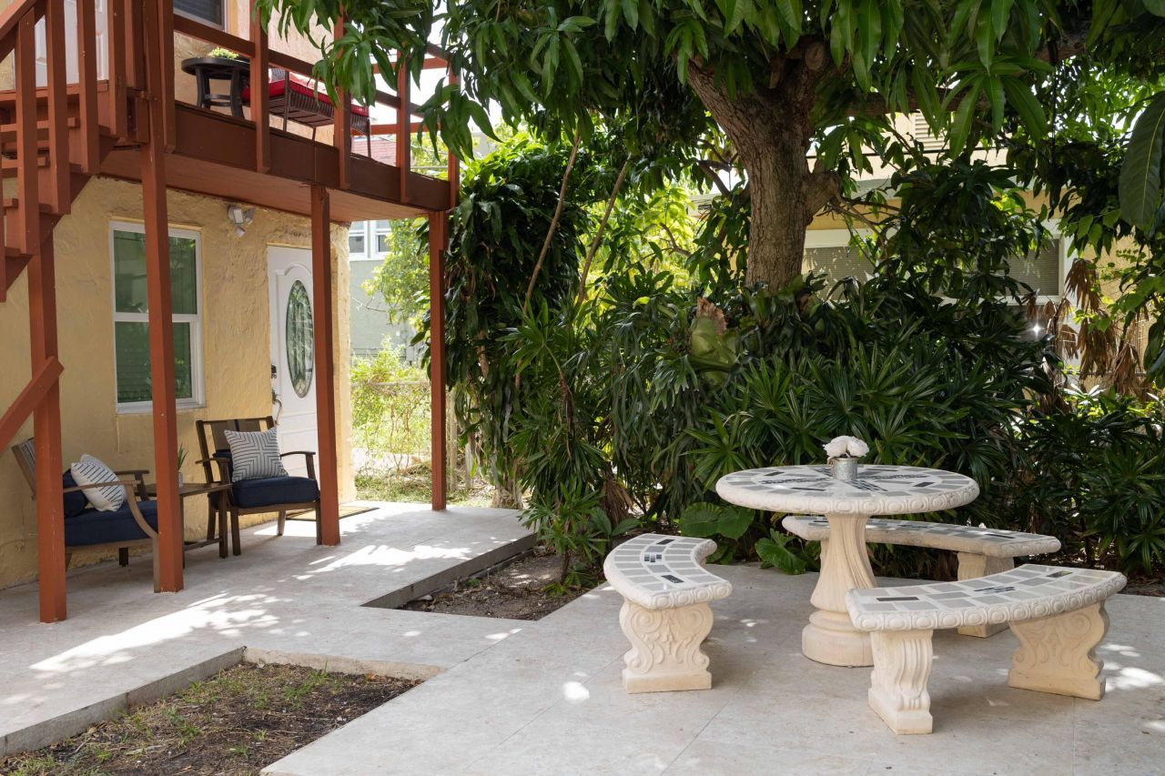 420 Avenida Alegre, Unit 4, West Palm Beach, FL 33405 Photo