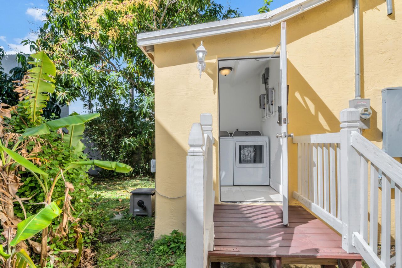 420 Avenida Alegre, Unit 4, West Palm Beach, FL 33405 Photo