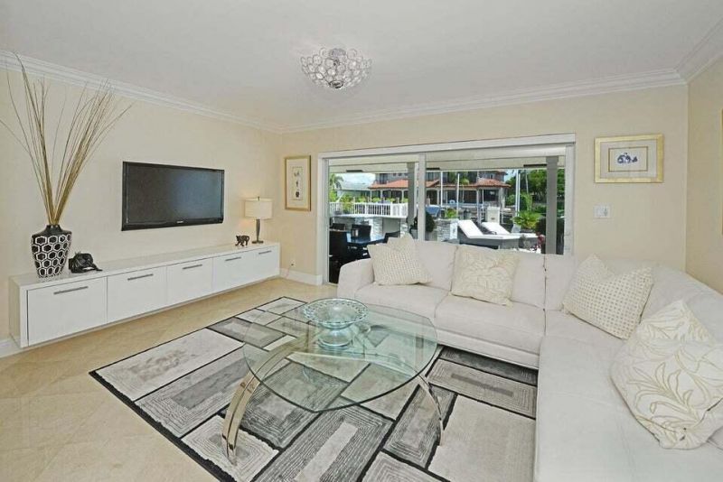 885 NE Mulberry Drive, Boca Raton, FL 33487 Photo