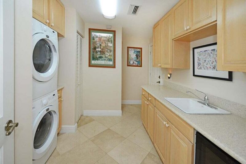 885 NE Mulberry Drive, Boca Raton, FL 33487 Photo