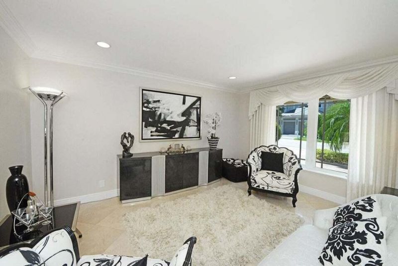 885 NE Mulberry Drive, Boca Raton, FL 33487 Photo