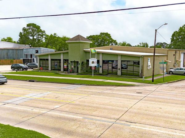 211 Guilbeau Road, Lafayette, LA 70506