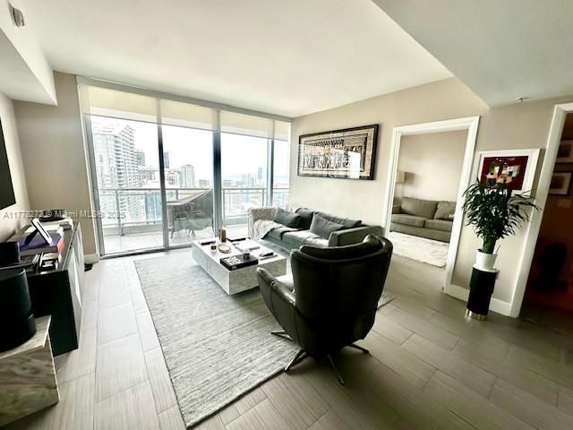 92 SW 3rd St, Unit 4104, Miami, FL 33130 Photo