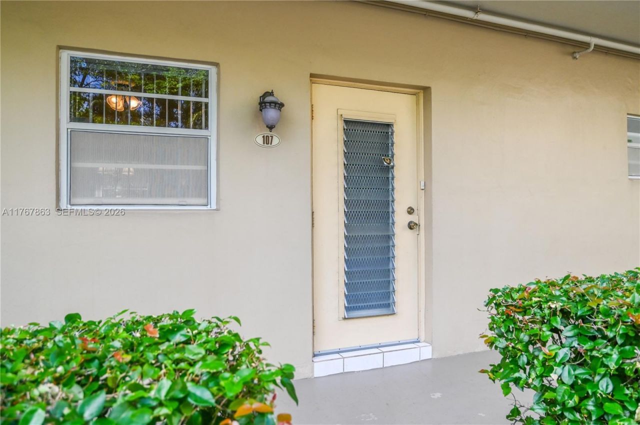 5100 NW 35th St, Unit 107, Lauderdale Lakes, FL 33319 Photo