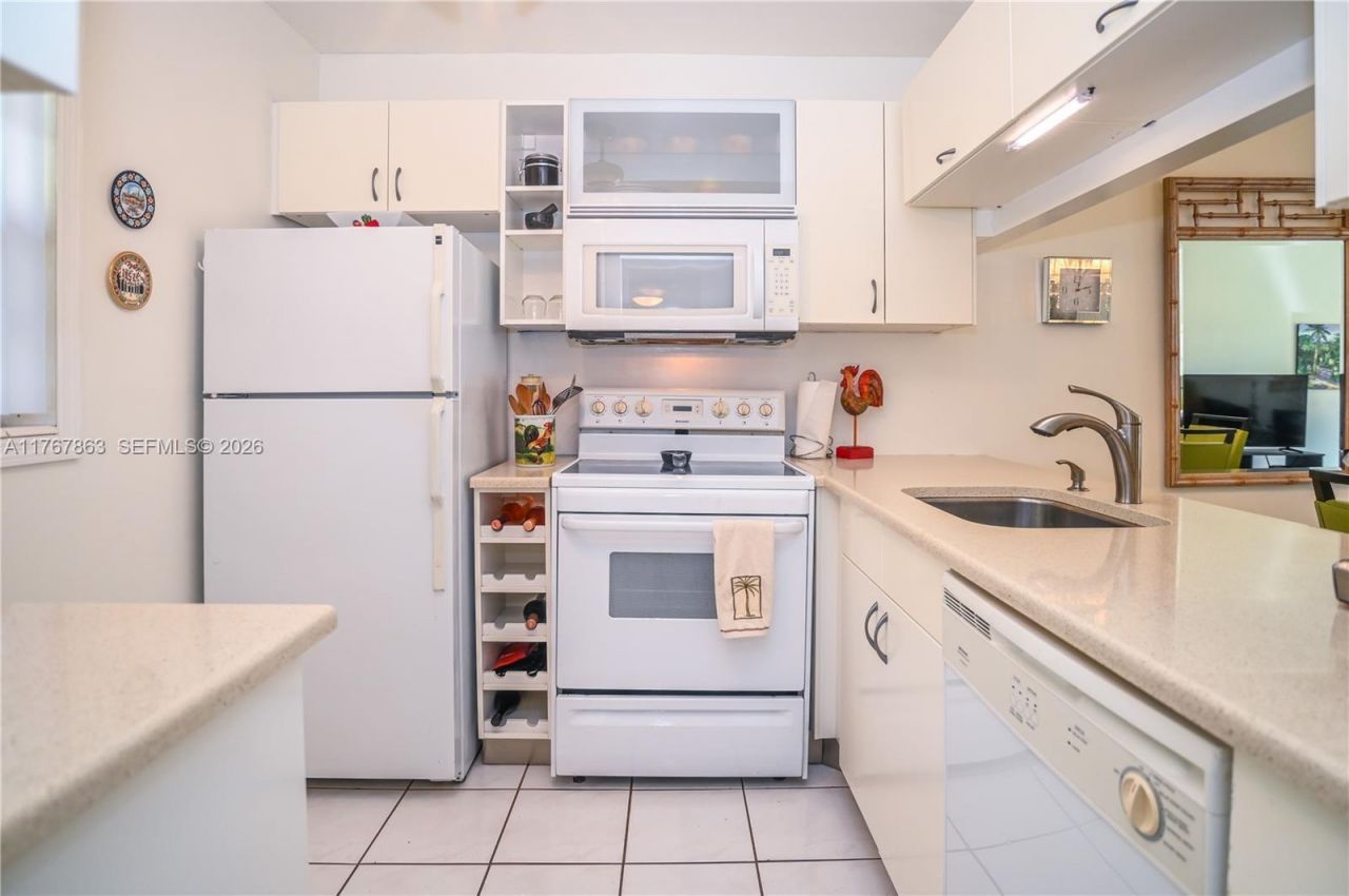 5100 NW 35th St, Unit 107, Lauderdale Lakes, FL 33319 Photo