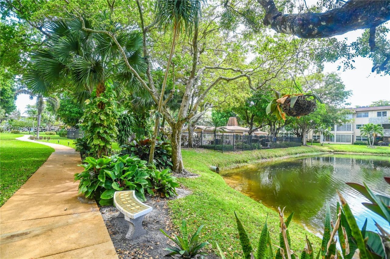 5100 NW 35th St, Unit 107, Lauderdale Lakes, FL 33319 Photo