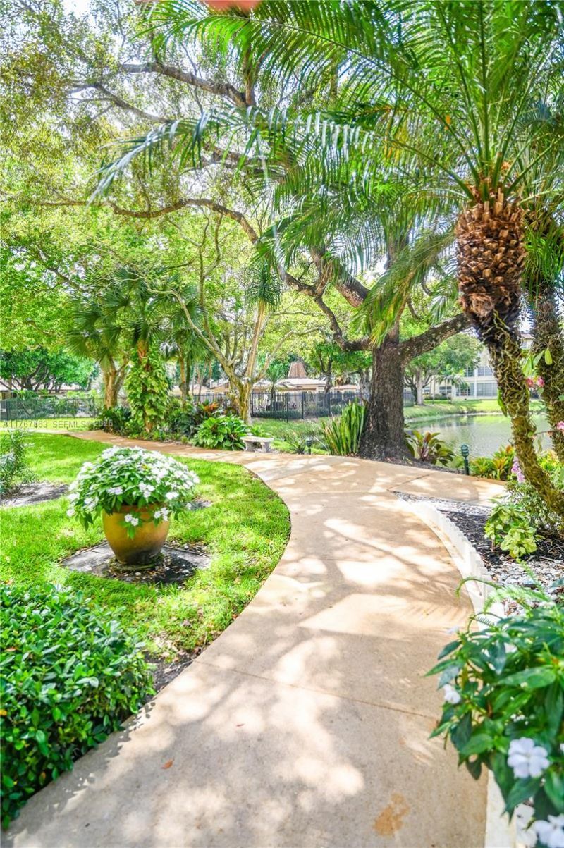 5100 NW 35th St, Unit 107, Lauderdale Lakes, FL 33319 Photo