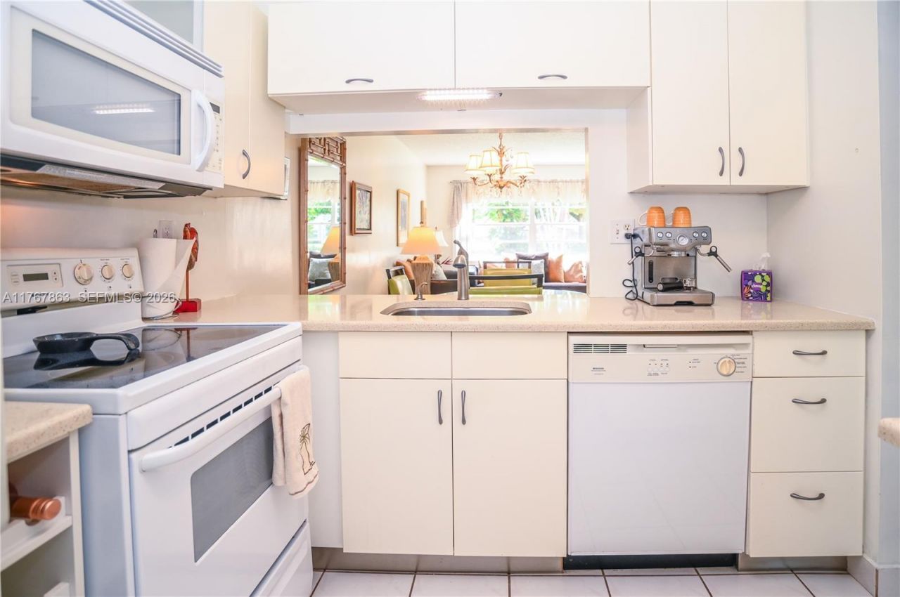 5100 NW 35th St, Unit 107, Lauderdale Lakes, FL 33319 Photo