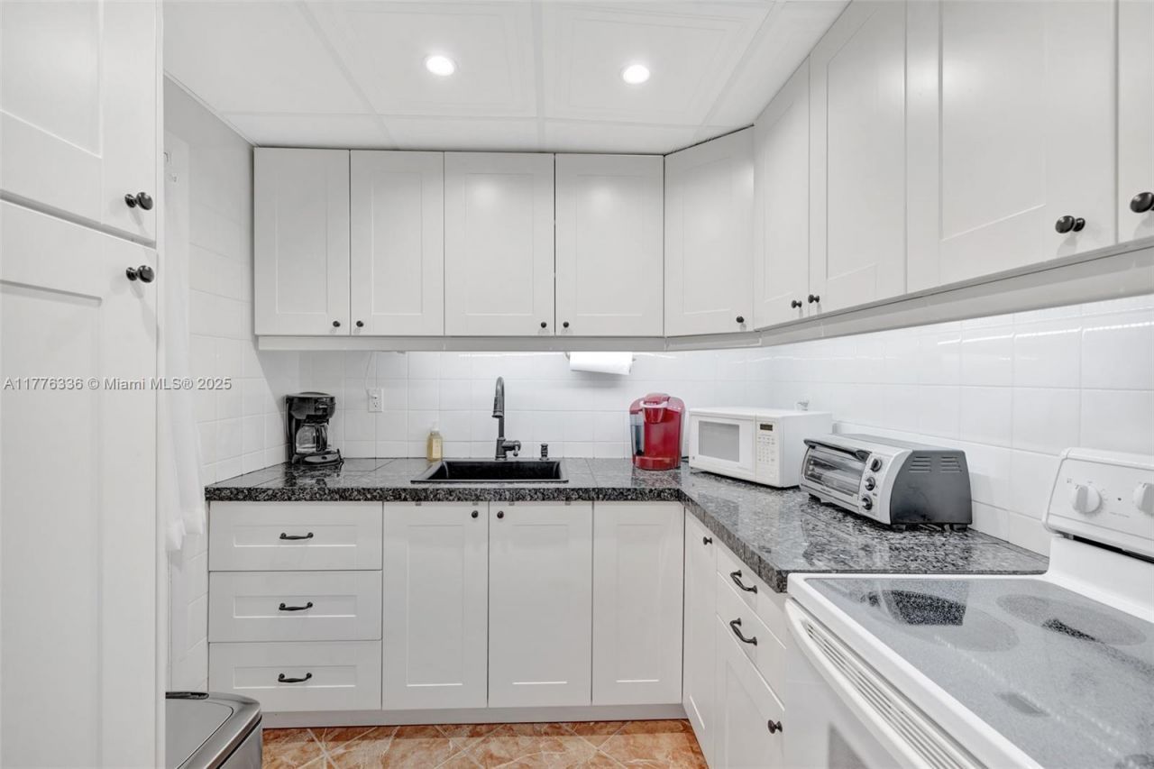 16900 NE 14th Ave, Unit 314, Miami, FL 33162 Photo