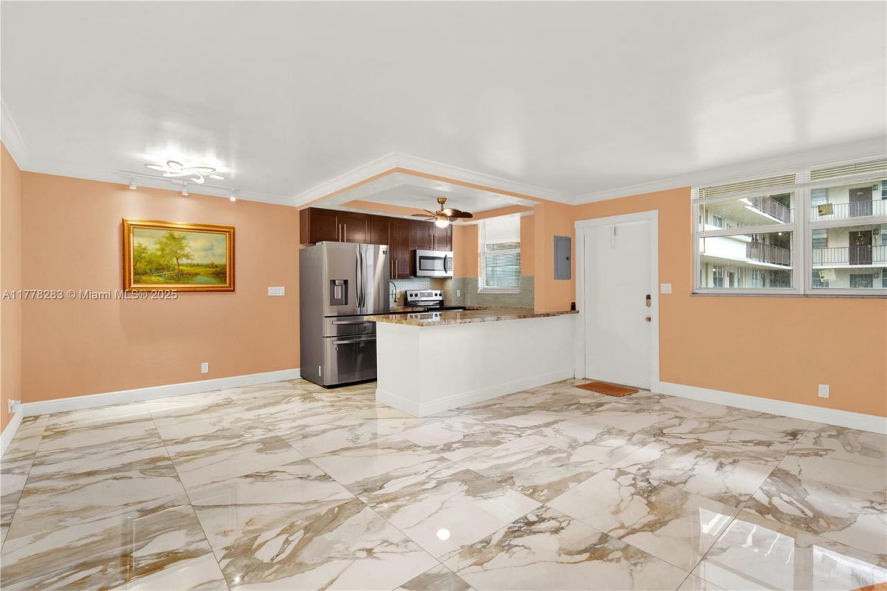 1811 Jefferson St, Unit 209, Hollywood, FL 33020 Photo