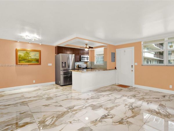 1811 Jefferson St, Unit 209, Hollywood, FL 33020