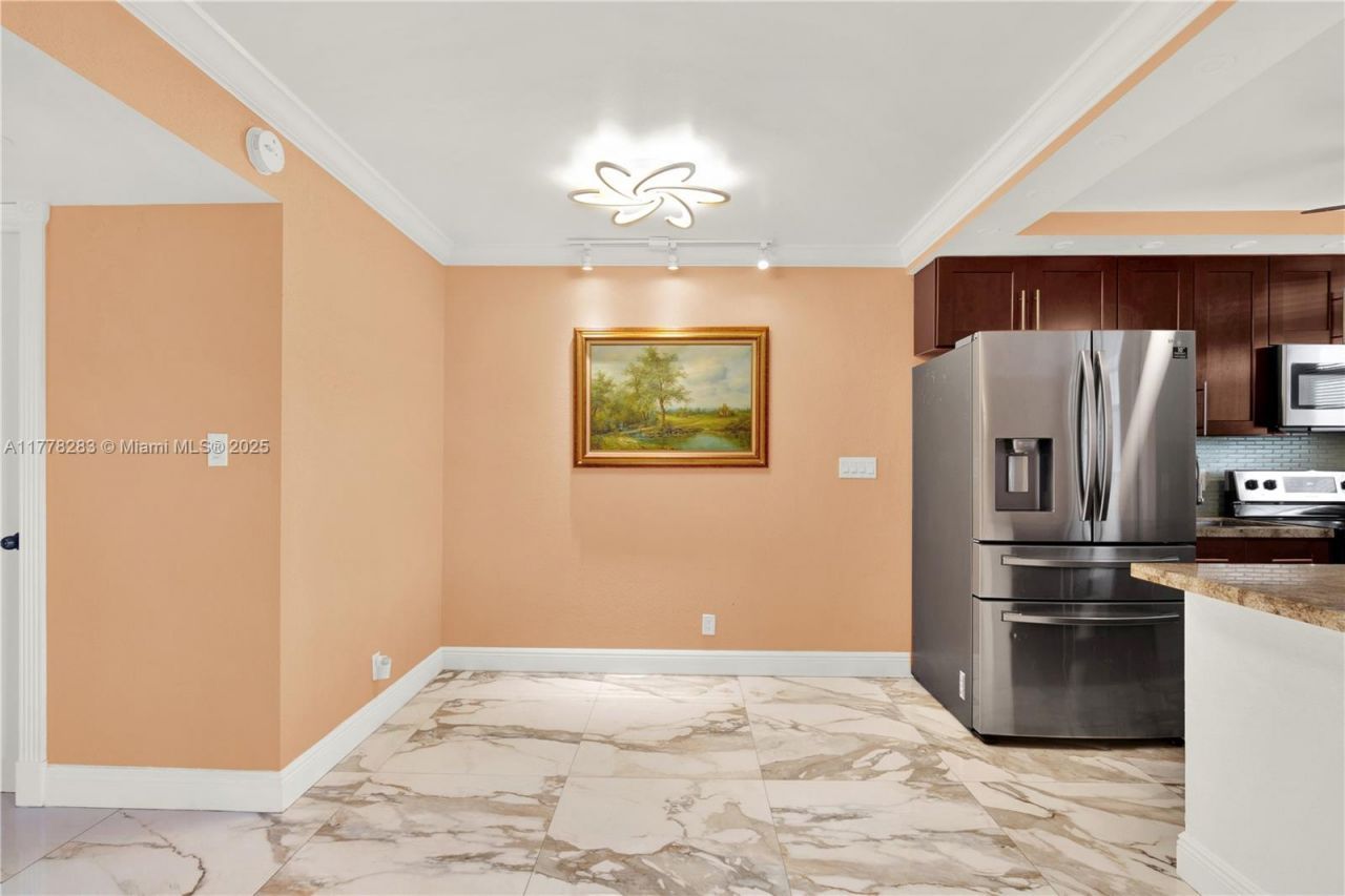 1811 Jefferson St, Unit 209, Hollywood, FL 33020 Photo