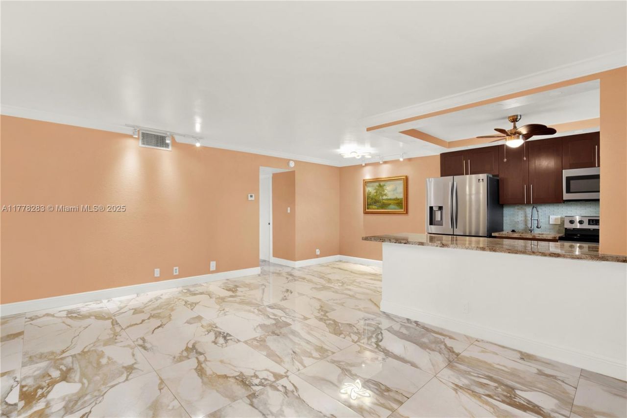 1811 Jefferson St, Unit 209, Hollywood, FL 33020 Photo