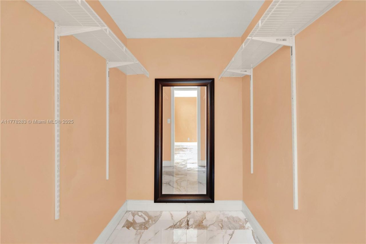 1811 Jefferson St, Unit 209, Hollywood, FL 33020 Photo