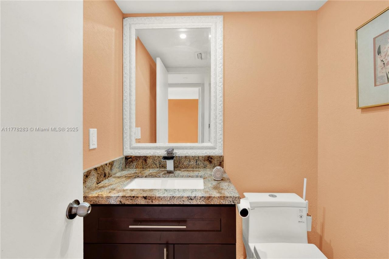 1811 Jefferson St, Unit 209, Hollywood, FL 33020 Photo