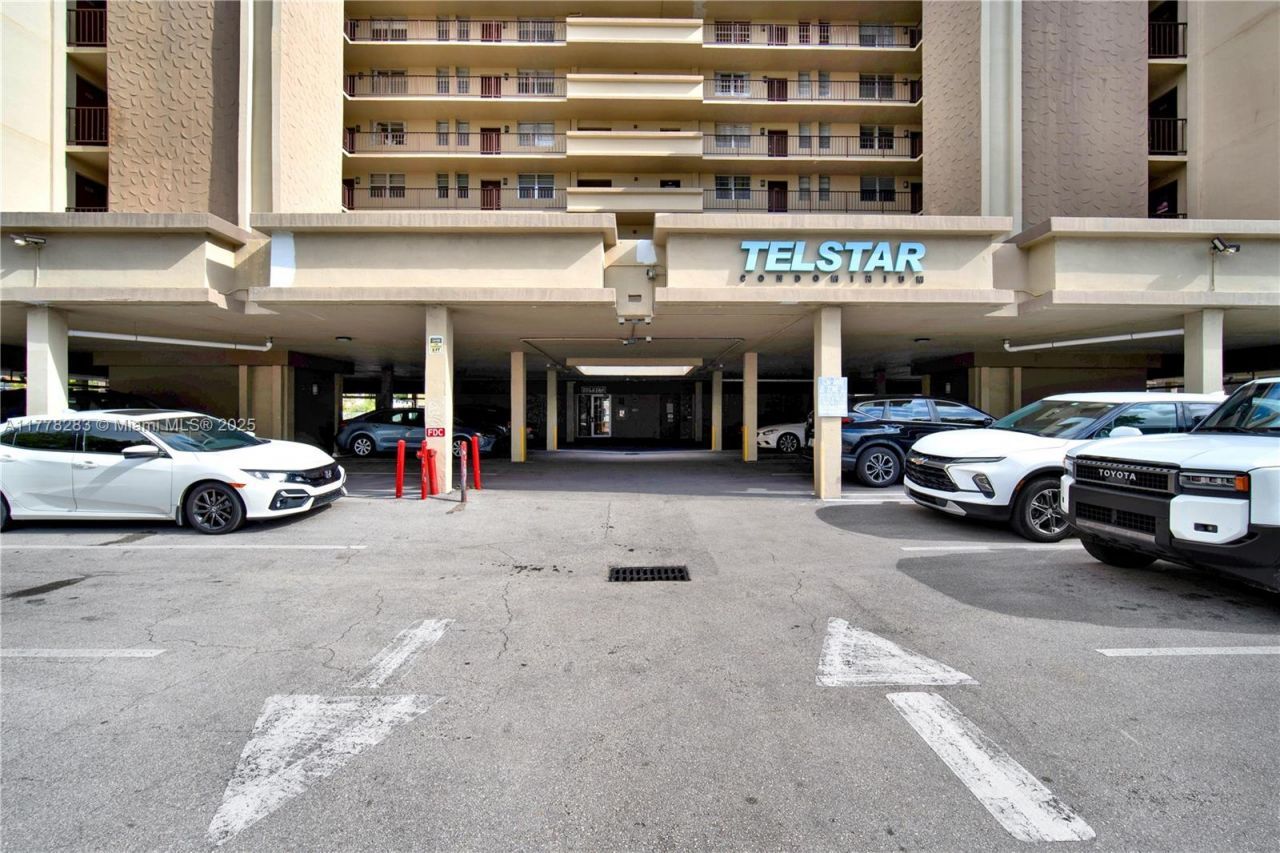 1811 Jefferson St, Unit 209, Hollywood, FL 33020 Photo