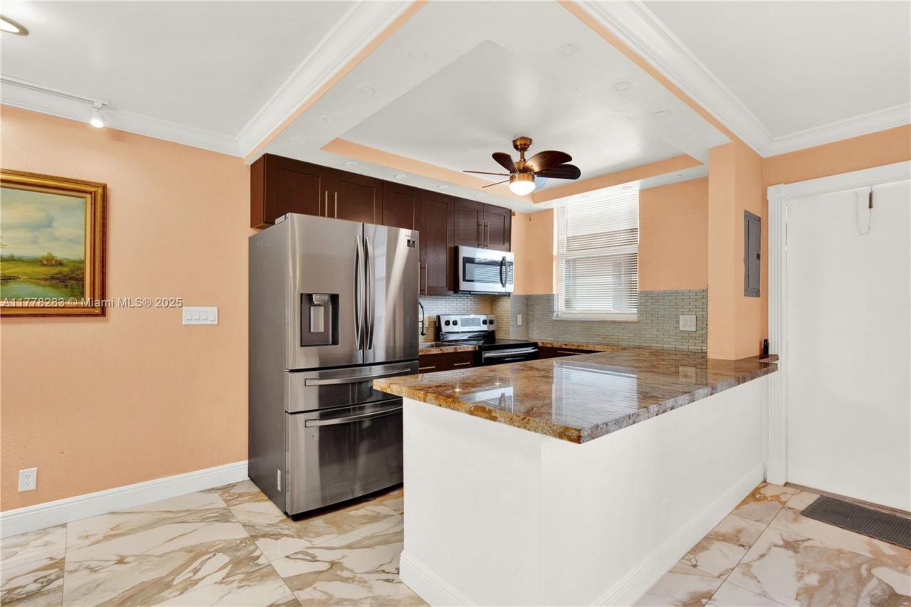 1811 Jefferson St, Unit 209, Hollywood, FL 33020 Photo