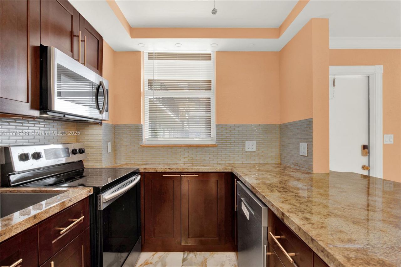 1811 Jefferson St, Unit 209, Hollywood, FL 33020 Photo