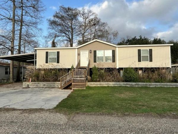 1041 Jean Lafitte Street, Breaux Bridge, LA 70517