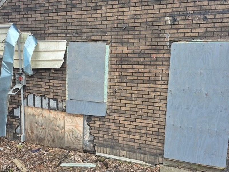 5827 Portage Avenue, Cleveland, OH 44127 Photo 9