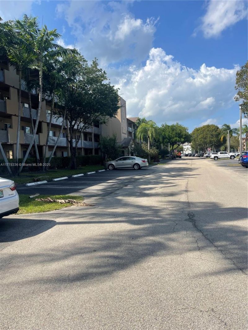 950 SW 138th Ave, Unit 102B, Pembroke Pines, FL 33027 Photo