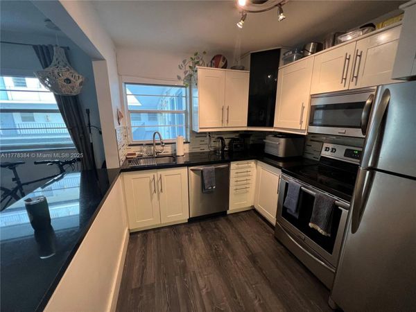 221 Meridian Ave, Unit 206, Miami Beach, FL 33139