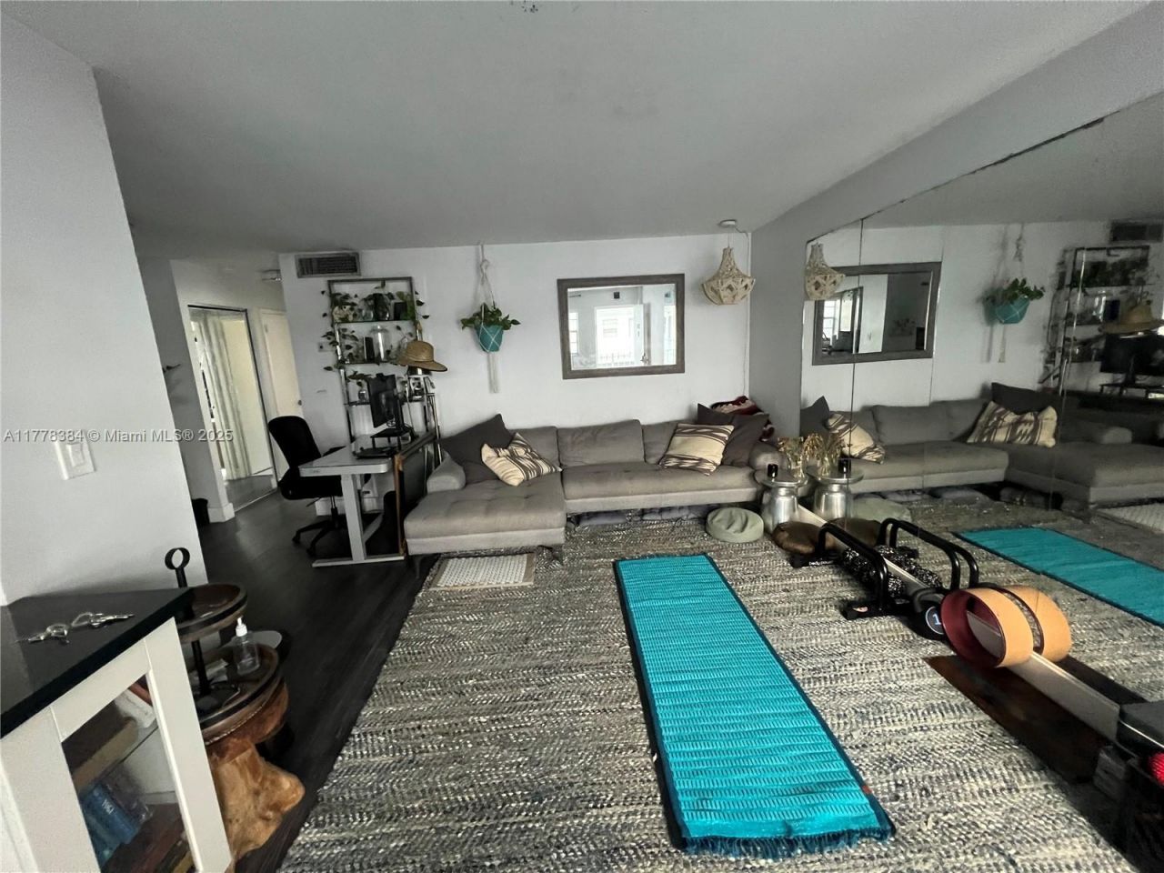 221 Meridian Ave, Unit 206, Miami Beach, FL 33139 Photo