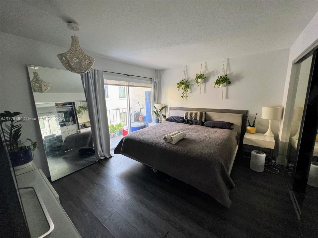 221 Meridian Ave, Unit 206, Miami Beach, FL 33139 Photo